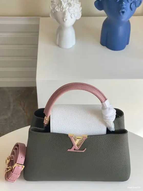 CAPUCINES VUITTON LOUIS BB 0402